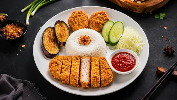 Ayam Katsu Cinta Banget dengan nasi, terong, timun, kol, dan sambal